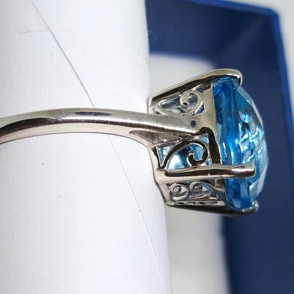 Sky Blue Topaz solitaire ring in Platinum over 925 Sterling Silver 8.90ct size 8 - Picture 5 of 6